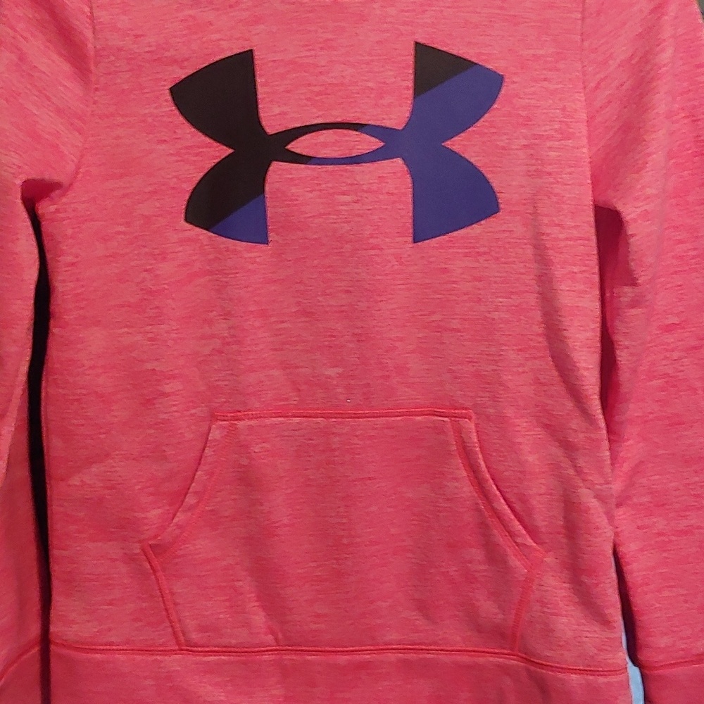 Under armour pink sweatshirt with hood